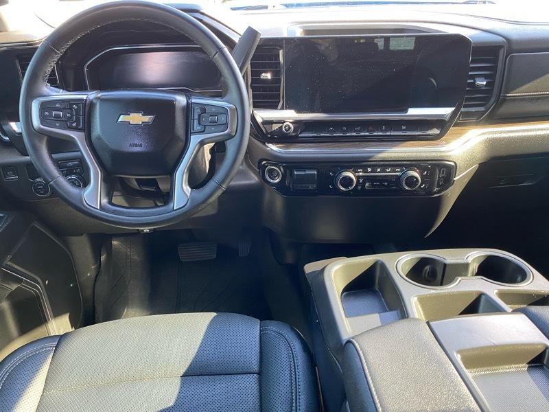 Chevrolet Silverado 1500 2WD Crew Cab 147" LT 2023
