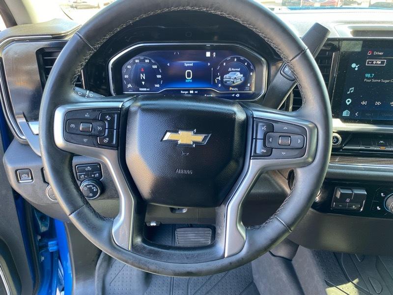 Chevrolet Silverado 1500 2WD Crew Cab 147" LT 2023