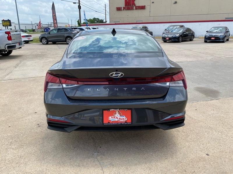 Hyundai Elantra SE IVT 2021