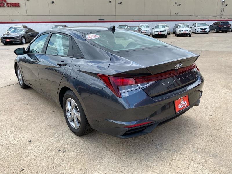 Hyundai Elantra SE IVT 2021