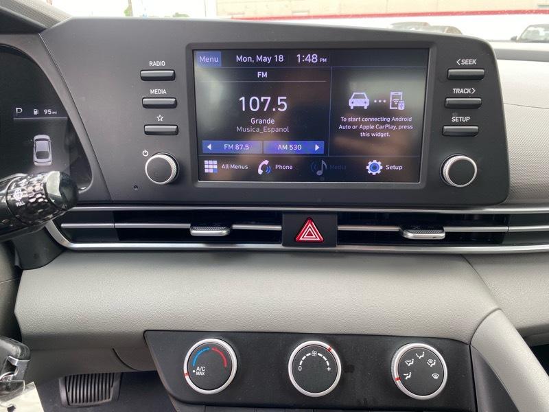 Hyundai Elantra SE IVT 2021