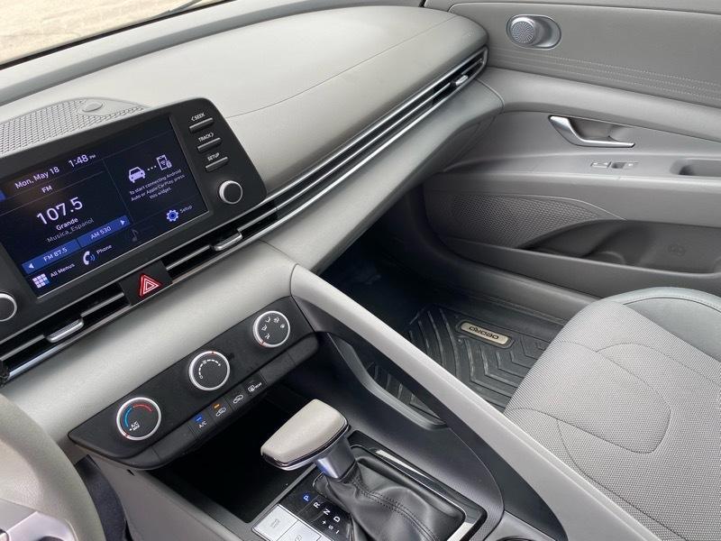 Hyundai Elantra SE IVT 2021