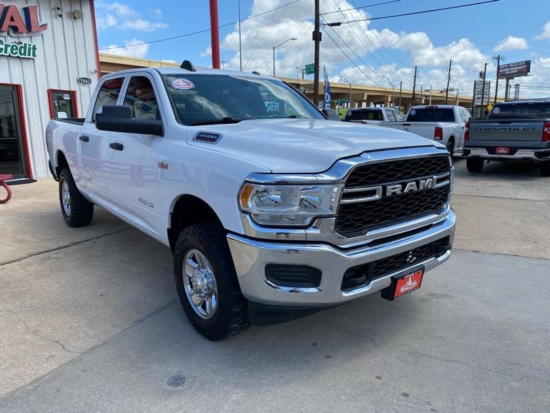 RAM 2500 Tradesman 4x4 Crew Cab 6'4" Box 2021