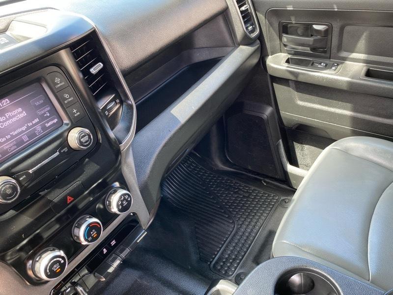 RAM 2500 Tradesman 4x4 Crew Cab 6'4" Box 2021