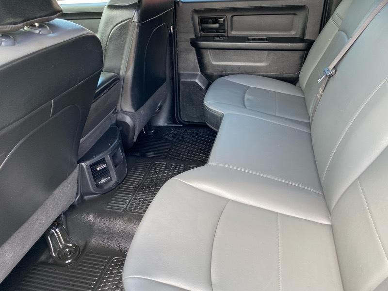 RAM 2500 Tradesman 4x4 Crew Cab 6'4" Box 2021