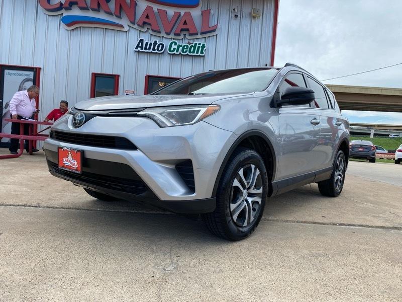 Toyota RAV4 LE FWD (Natl) 2018
