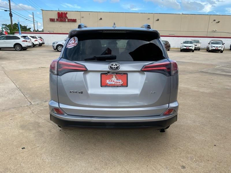 Toyota RAV4 LE FWD (Natl) 2018