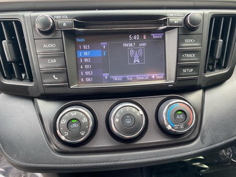 Toyota RAV4 LE FWD (Natl) 2018