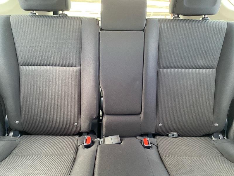 Toyota RAV4 LE FWD (Natl) 2018