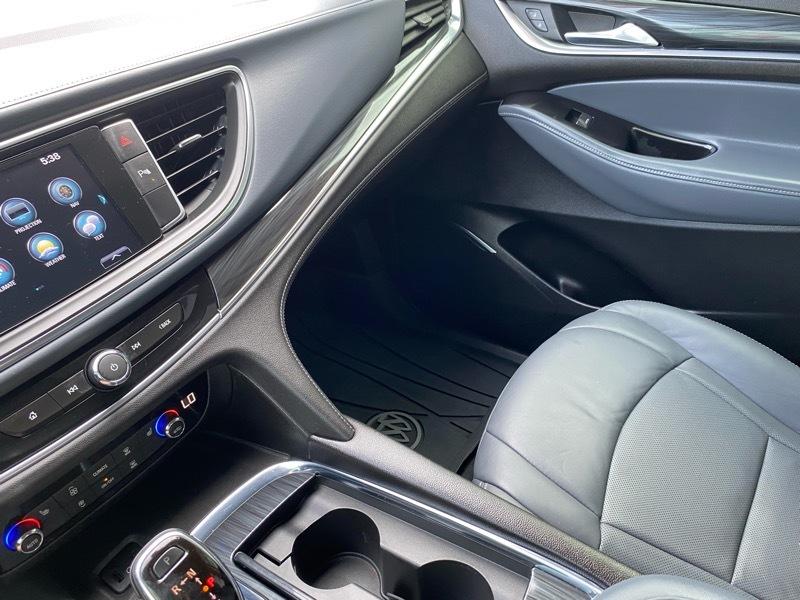 Buick Enclave FWD 4dr Essence 2018