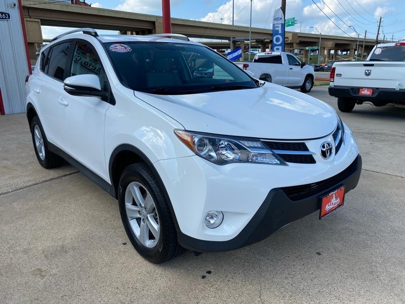 Toyota RAV4 AWD 4dr XLE (Natl) 2013