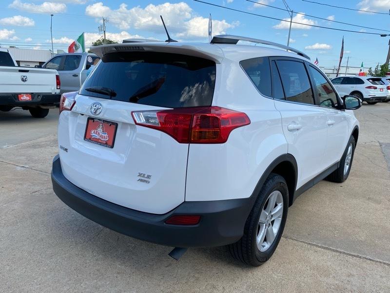 Toyota RAV4 AWD 4dr XLE (Natl) 2013