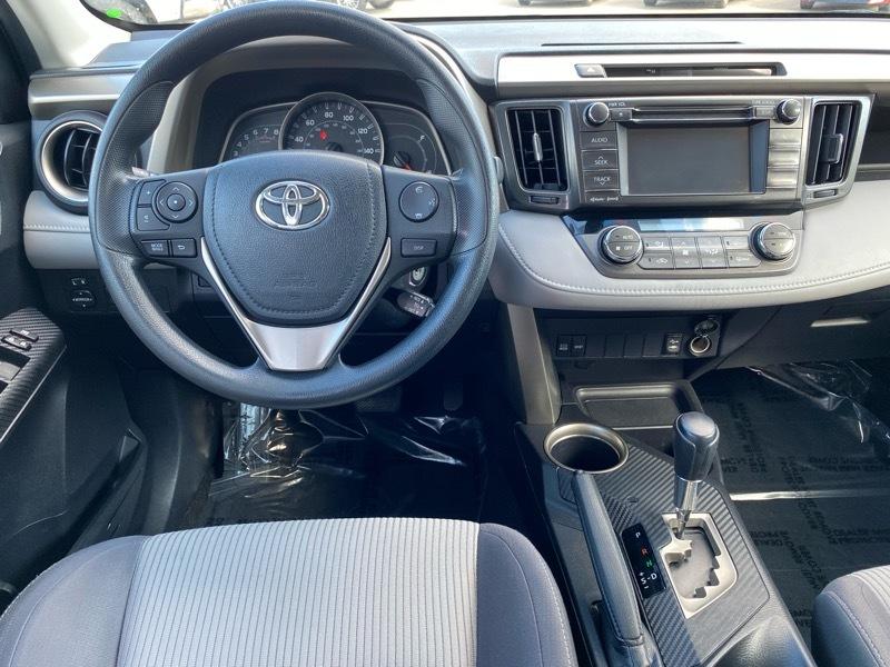 Toyota RAV4 AWD 4dr XLE (Natl) 2013
