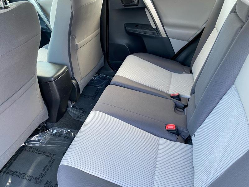 Toyota RAV4 AWD 4dr XLE (Natl) 2013
