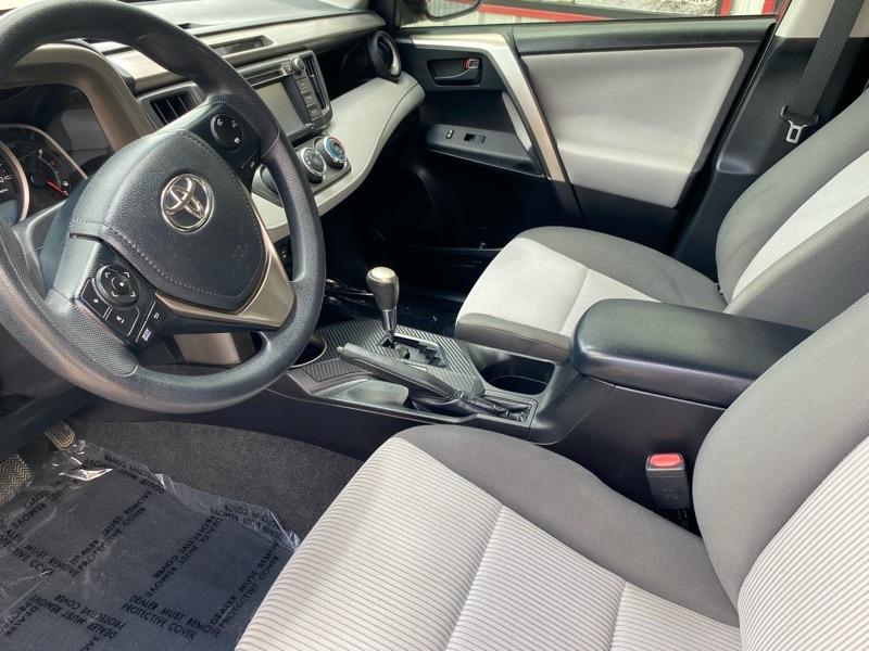 Toyota RAV4 FWD 4dr LE (Natl) 2015