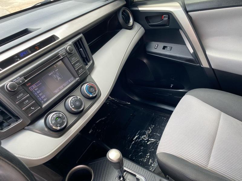 Toyota RAV4 FWD 4dr LE (Natl) 2015