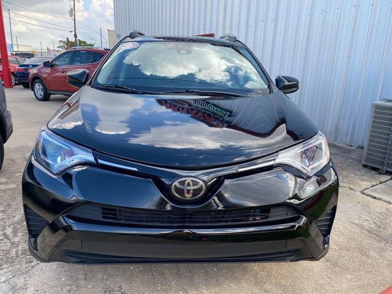 Toyota RAV4 LE FWD (Natl) 2018