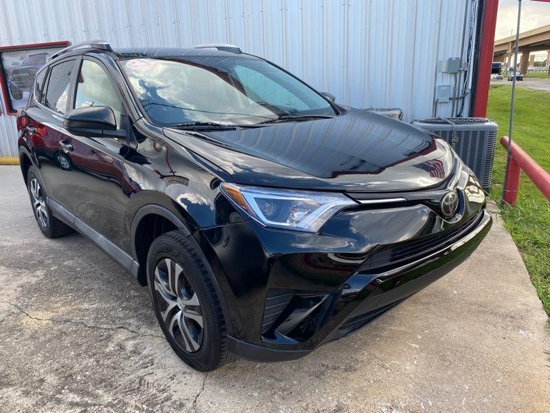 Toyota RAV4 LE FWD (Natl) 2018