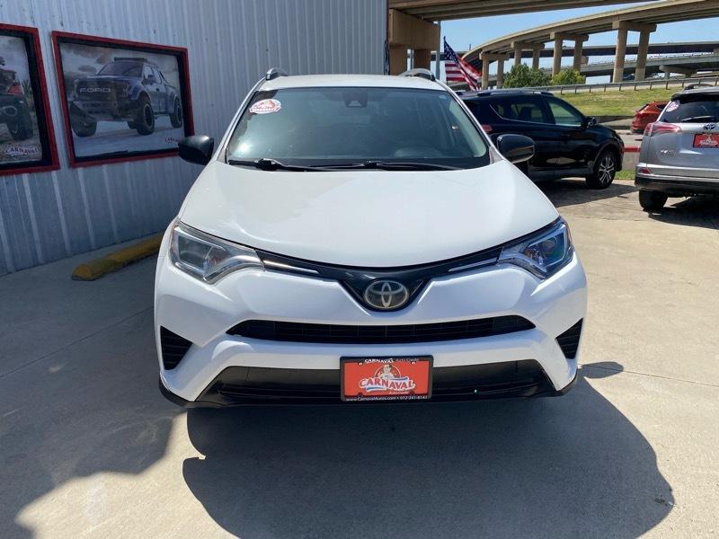 Toyota RAV4 LE FWD (Natl) 2017