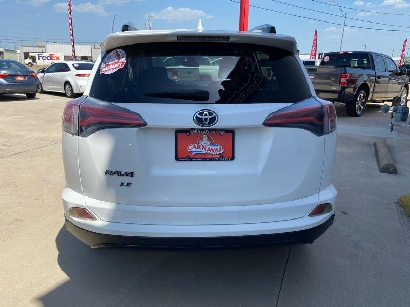 Toyota RAV4 LE FWD (Natl) 2017