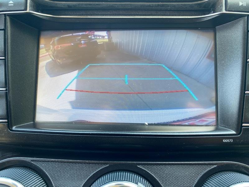 Toyota RAV4 LE FWD (Natl) 2017
