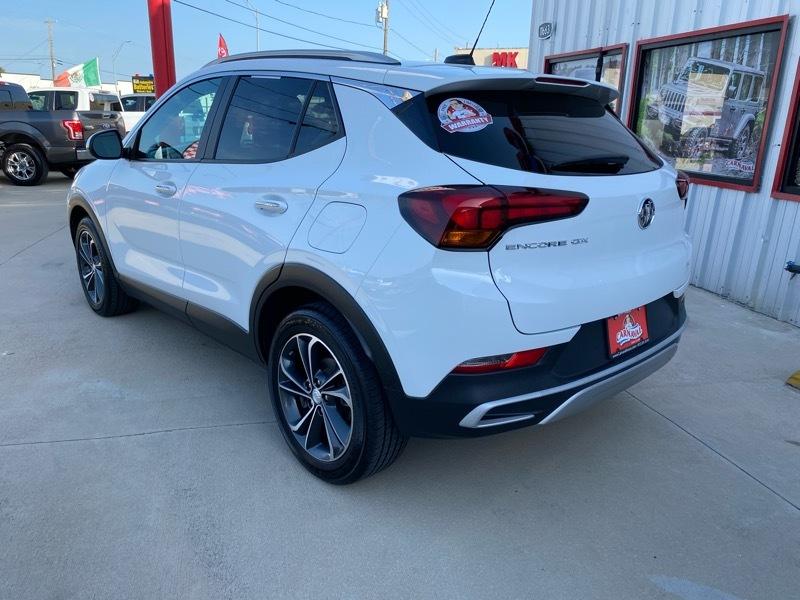 Buick Encore GX FWD 4dr Select 2022