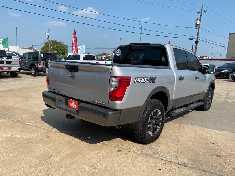 Nissan Titan 4x4 Crew Cab PRO-4X 2018