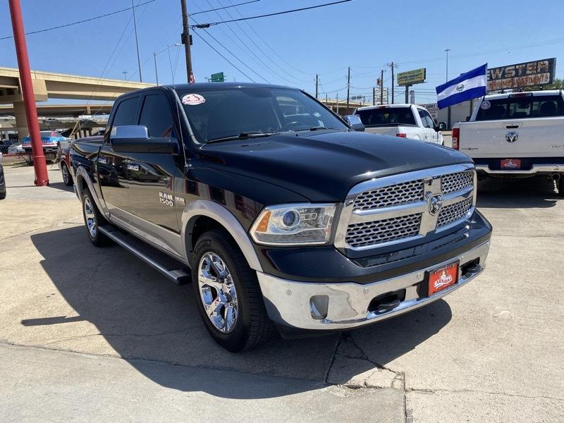 RAM 1500 2WD Crew Cab 140.5" Laramie 2016
