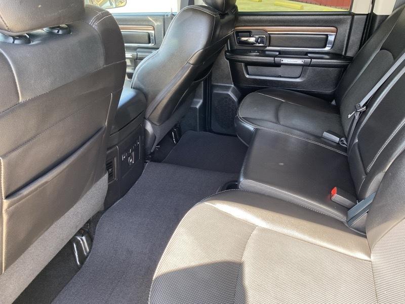 RAM 1500 2WD Crew Cab 140.5" Laramie 2016