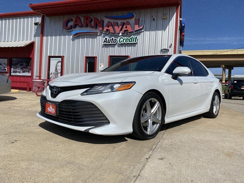 Toyota Camry XLE Auto (Natl) 2020