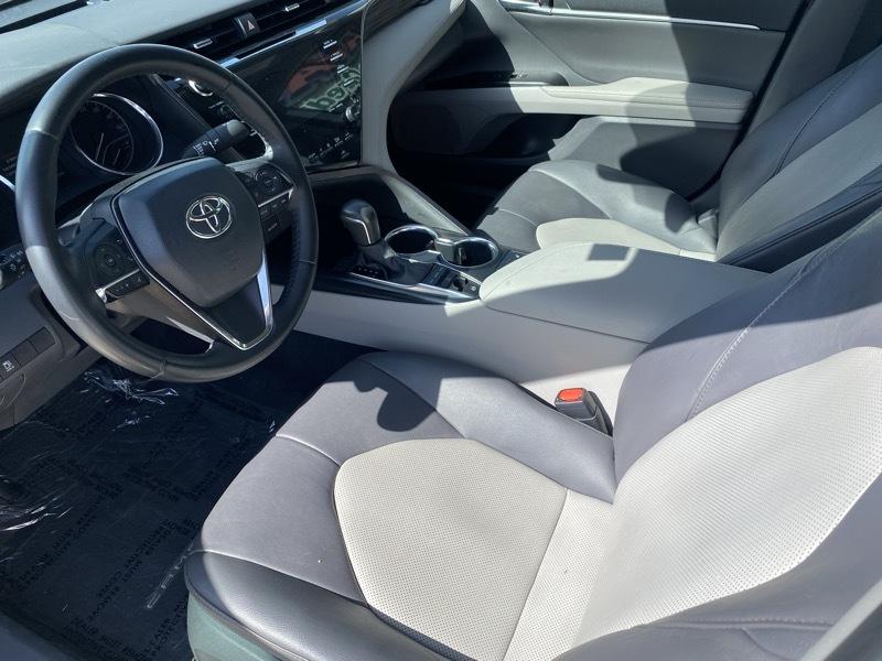 Toyota Camry XLE Auto (Natl) 2020