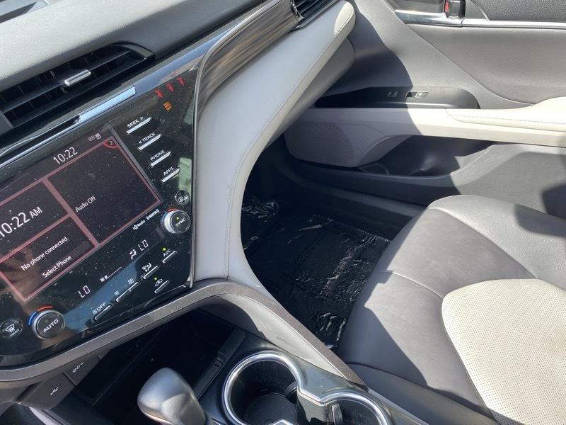 Toyota Camry XLE Auto (Natl) 2020