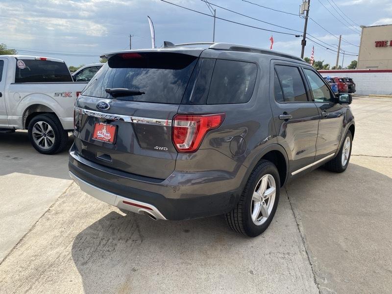 Ford Explorer XLT 4WD 2017