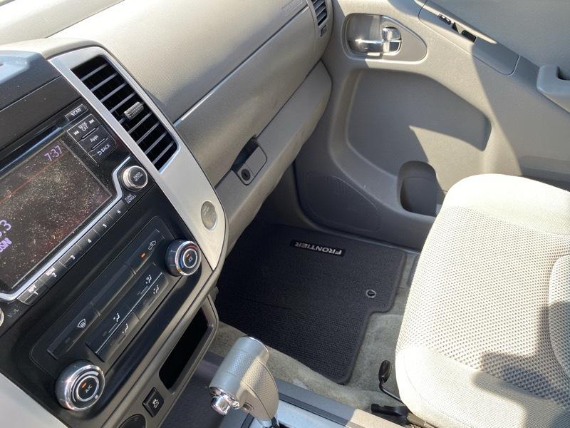 Nissan Frontier 2WD Crew Cab SWB Auto Desert Runner 2016