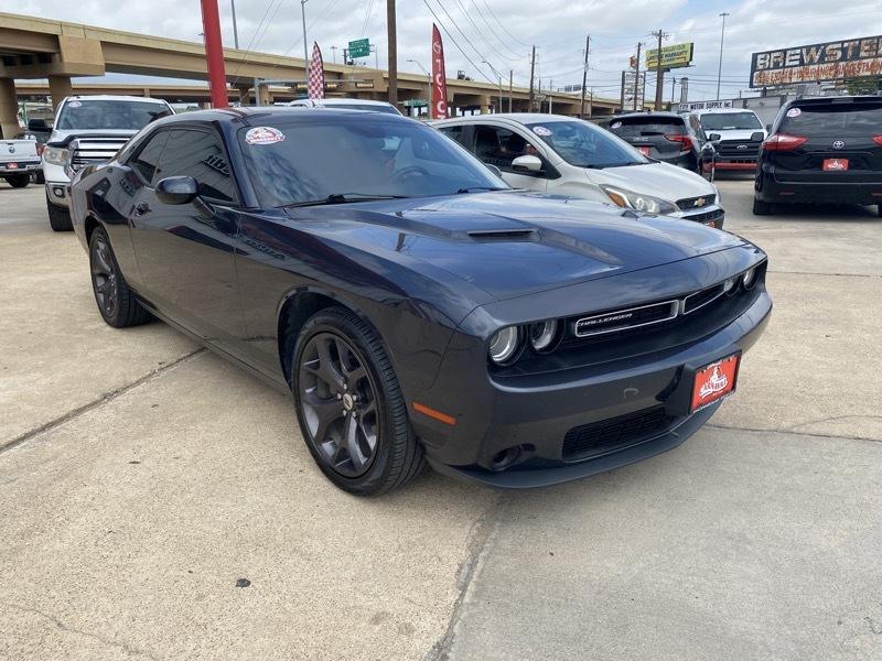 Dodge Challenger SXT Coupe 2017