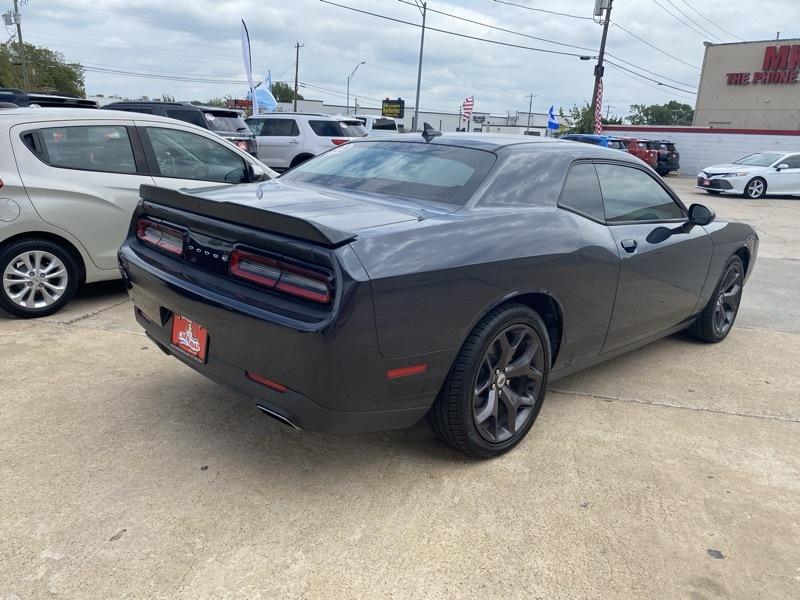 Dodge Challenger SXT Coupe 2017