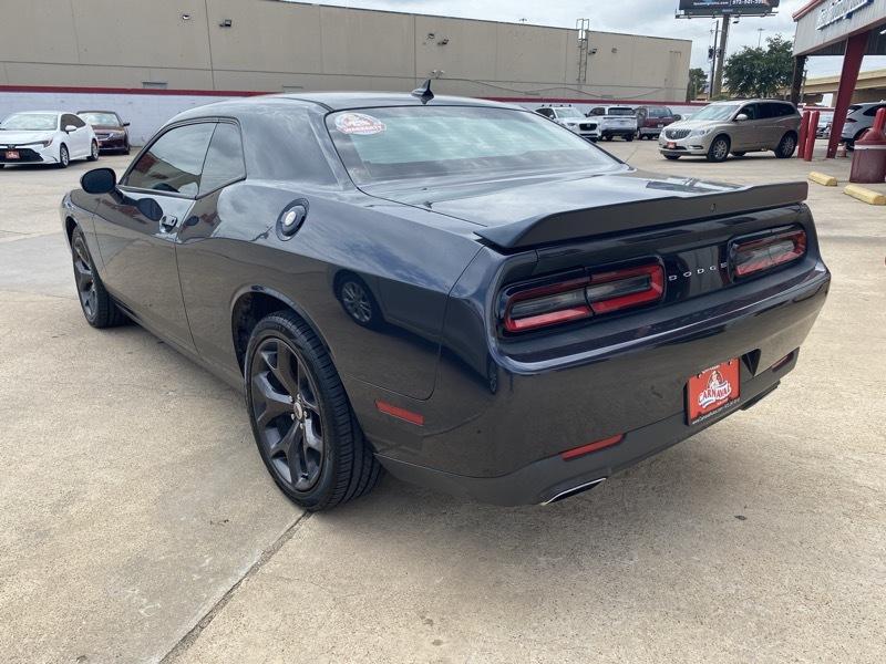 Dodge Challenger SXT Coupe 2017