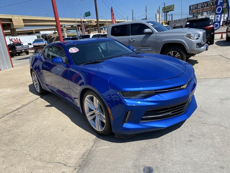 Chevrolet Camaro 2dr Cpe 1LT 2018