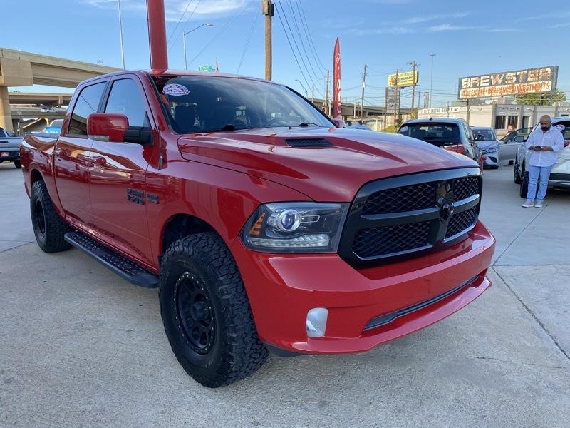 RAM 1500 Night 4x2 Crew Cab 5'7" Box *Ltd Avail* 2018