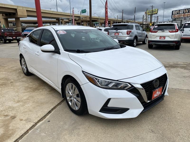 Nissan Sentra S CVT 2020