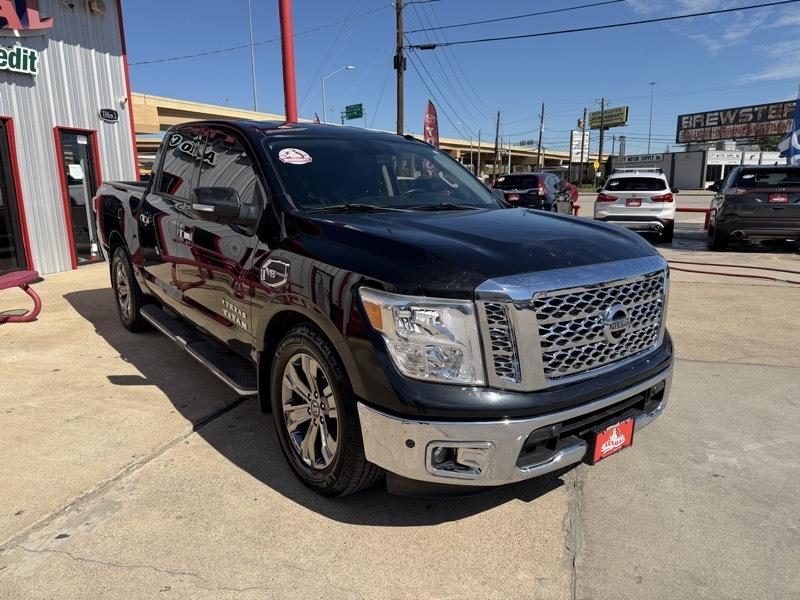 Nissan Titan 4x2 Crew Cab SV 2017
