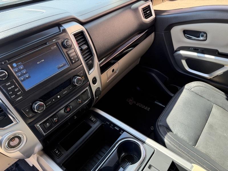Nissan Titan 4x2 Crew Cab SV 2017