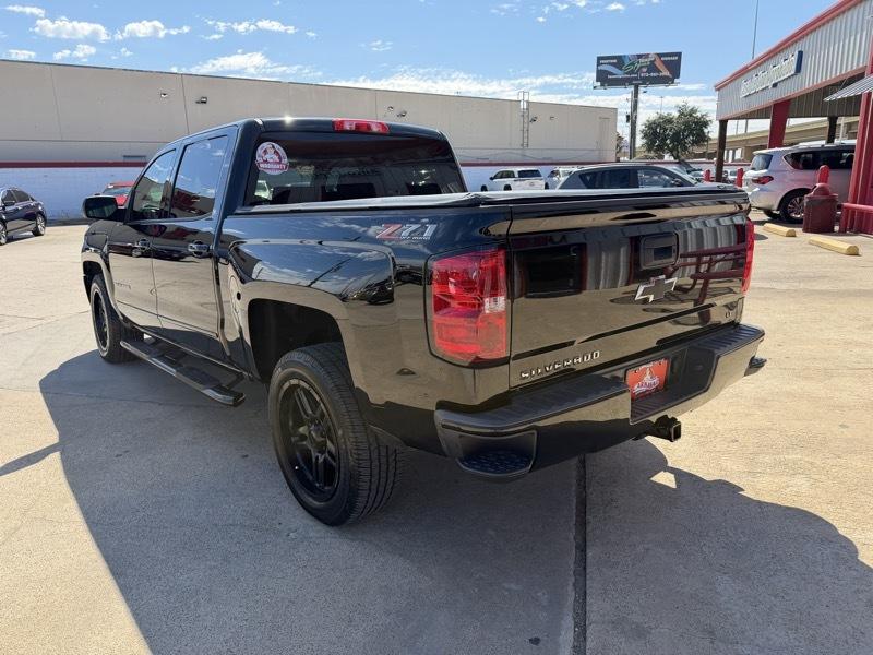 Chevrolet Silverado 1500 4WD Crew Cab 143.5" LT w/2LT 2018