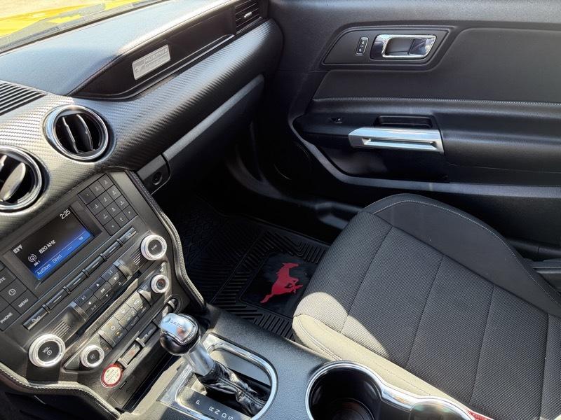 Ford Mustang 2dr Fastback V6 2015