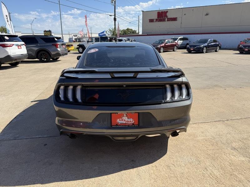 Ford Mustang V6 Fastback 2017