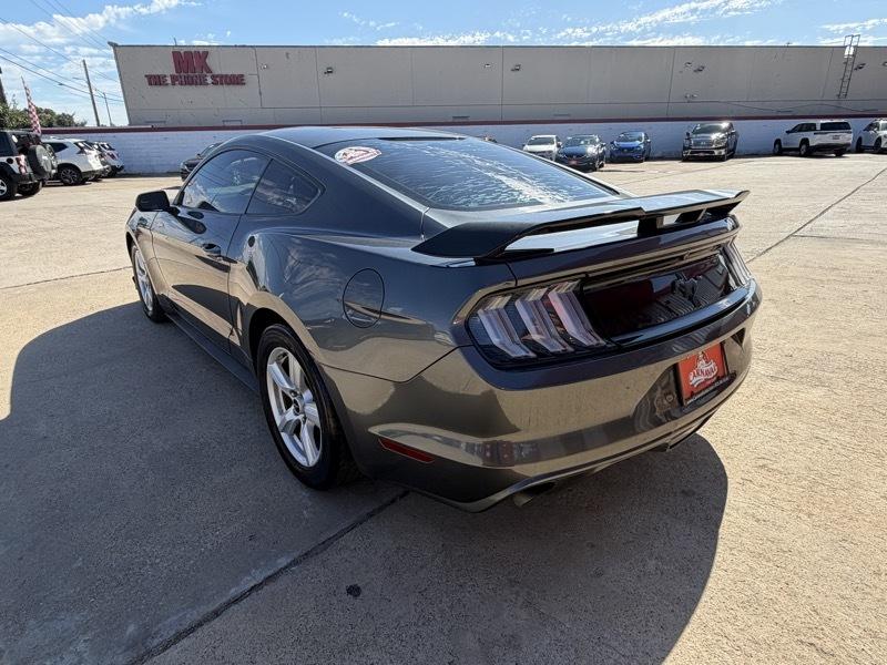 Ford Mustang V6 Fastback 2017