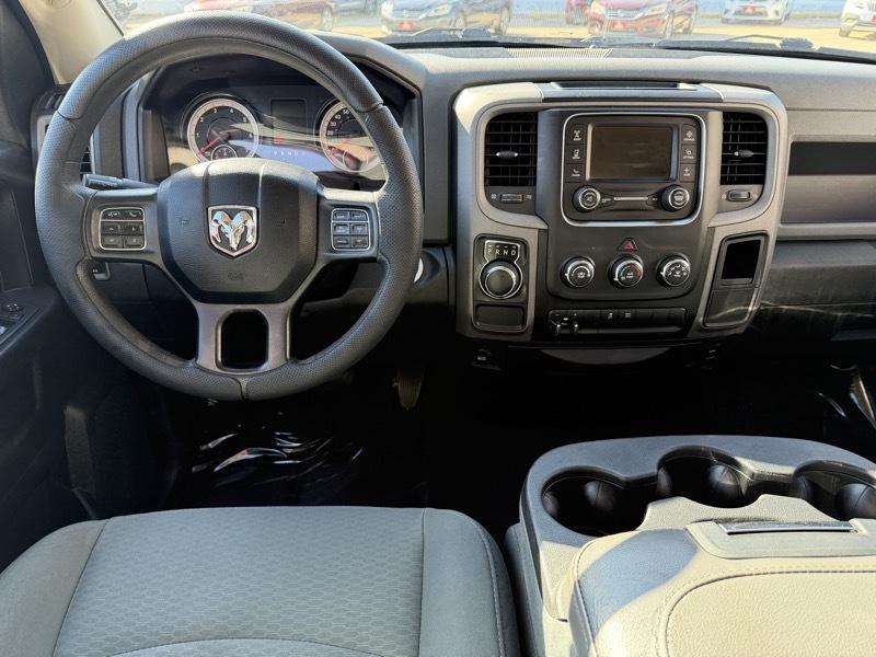 RAM 1500 Tradesman 4x2 Quad Cab 6'4" Box 2018