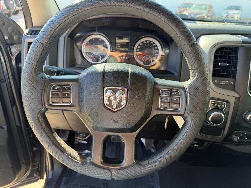 RAM 1500 Tradesman 4x2 Quad Cab 6'4" Box 2018