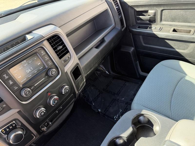 RAM 1500 Tradesman 4x2 Quad Cab 6'4" Box 2018