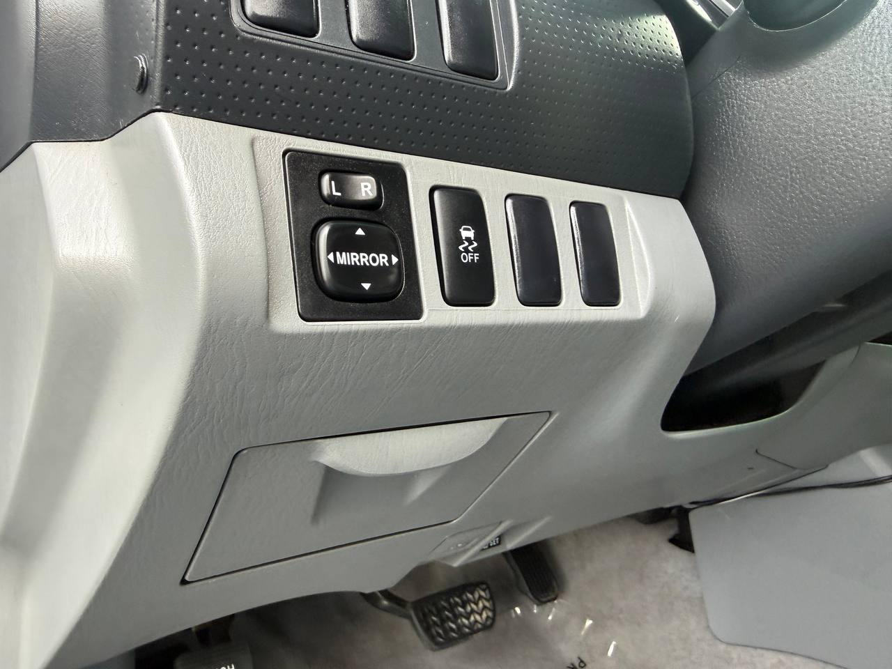 Toyota Tacoma PreRunner Double Cab Auto 2WD 2011 Toyota Tacoma PreRunner Double Cab Auto 2WD 2011